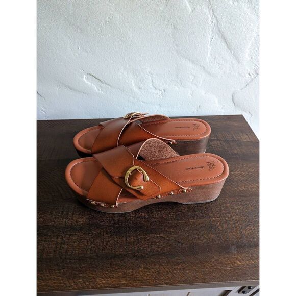 Time And Tru Platform Memory Foam Crossband Clog Sandals - Size 11 - Picture 2 of 9